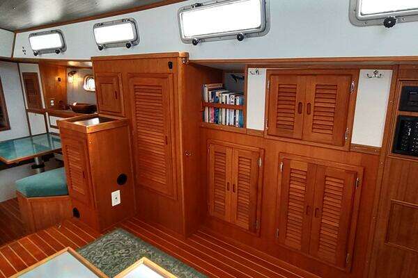 Cascade 42 Yacht For Sale