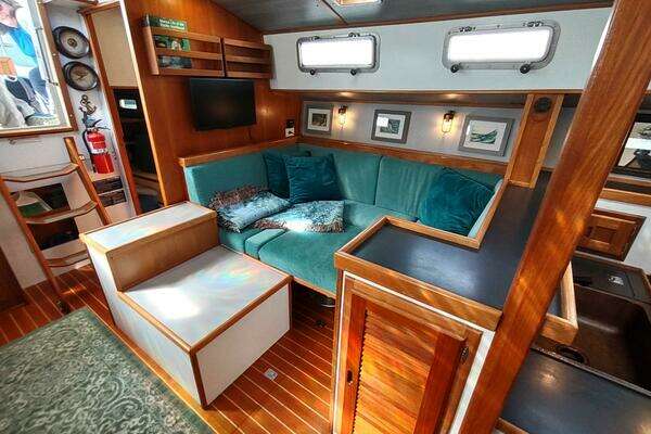 Cascade 42 Yacht For Sale