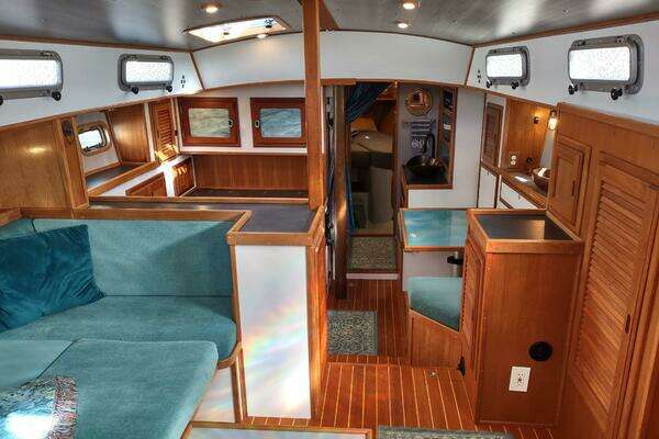 Cascade 42 Yacht For Sale