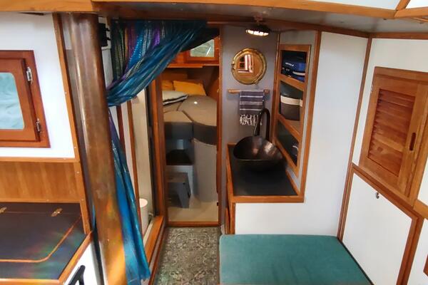PETREL 42ft Cascade Yacht For Sale