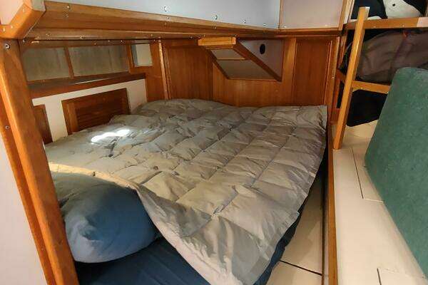 Cascade 42 Yacht For Sale