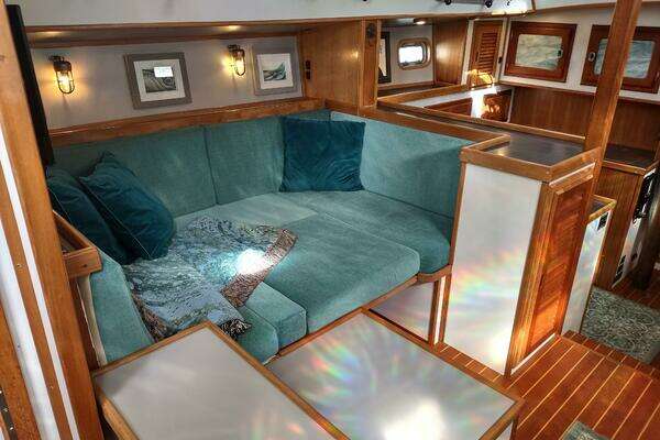 Cascade 42 Yacht For Sale