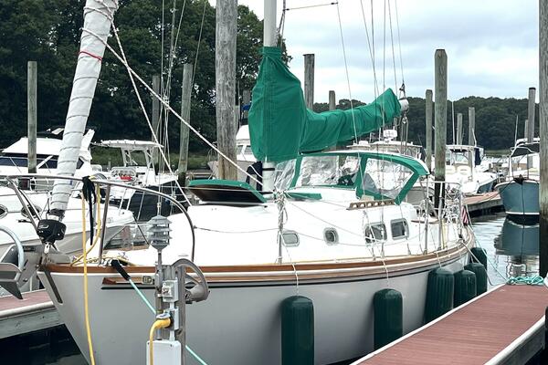 Wanderer 35ft Pearson Yacht For Sale