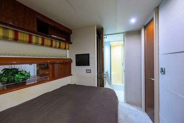 2007 Lazzara Yachts 80