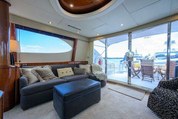 2007 Lazzara Yachts 80