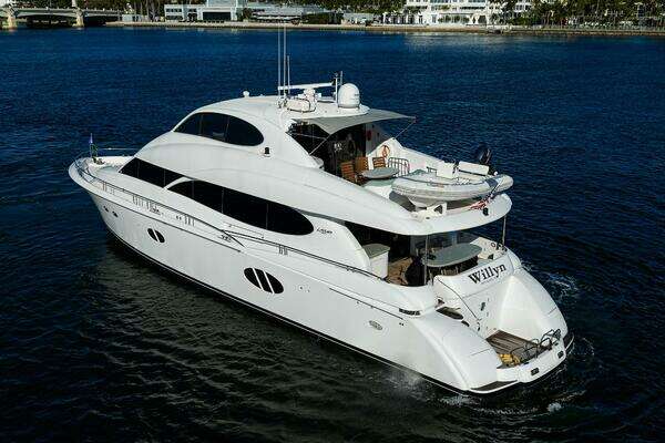 2007 Lazzara Yachts 80
