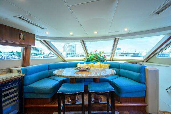 2007 Lazzara Yachts 80