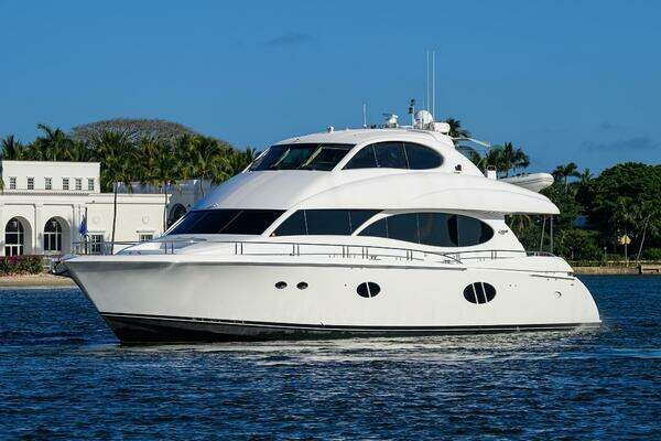 2007 Lazzara Yachts 80
