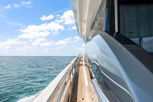 Azimut 78 FLY Yacht For Sale