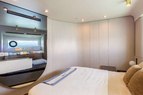 Azimut 78 FLY Yacht For Sale