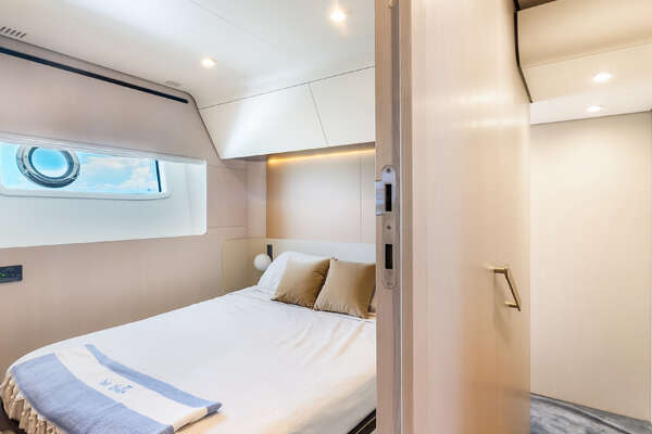 Azimut 78 FLY Yacht For Sale