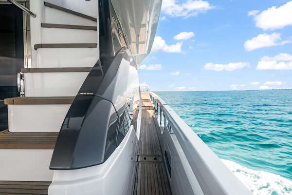 Azimut 78 FLY Yacht For Sale