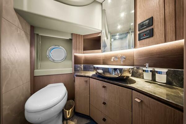 2025 Absolute Navetta 53 - Head