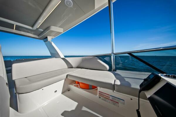 2025 Absolute Navetta 53