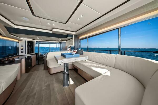 2025 Absolute Navetta 53 - Salon