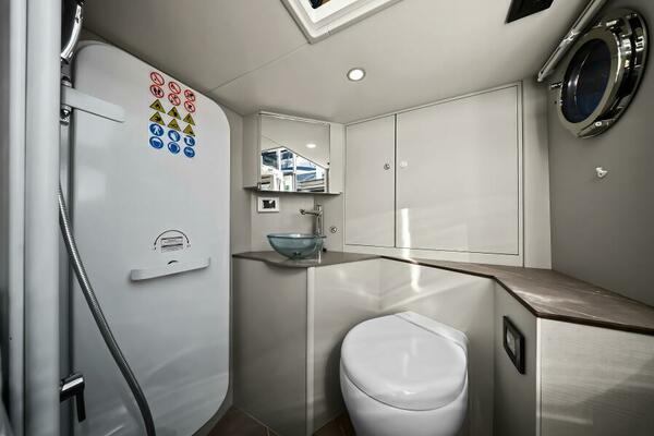 2025 Absolute Navetta 53 - Head