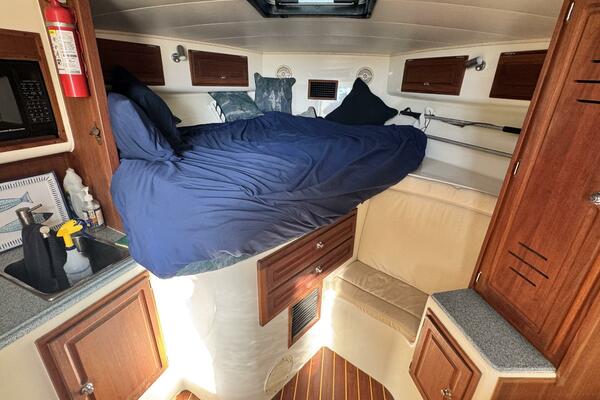 35ft Carolina Classic Yacht For Sale