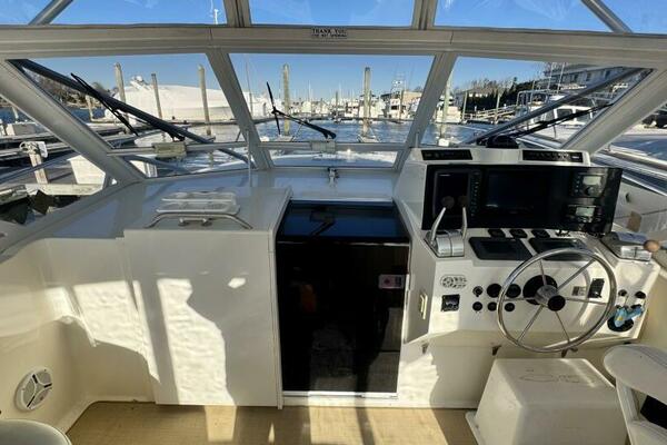 35ft Carolina Classic Yacht For Sale