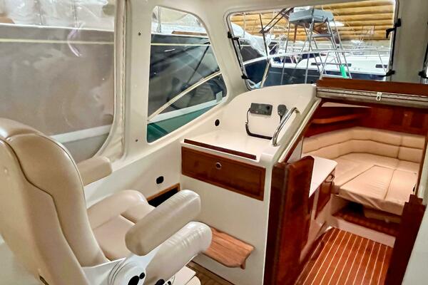 34ft MJM Yacht For Sale