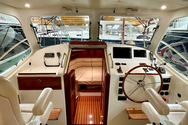 34ft MJM Yacht For Sale