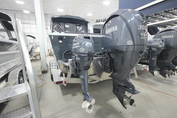 Boat Show Special Pricing 24ft Weldcraft Yacht For Sale