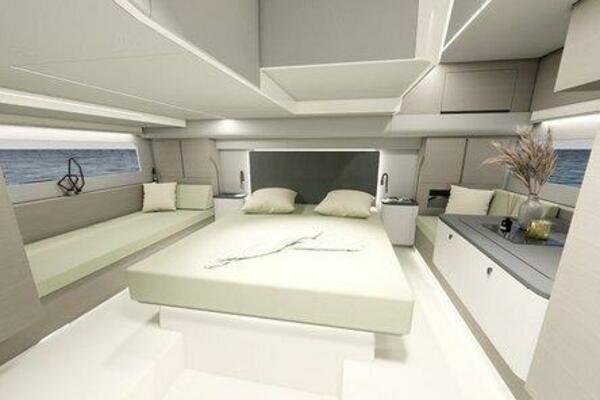Nimbus 495 Flybridge Master Stateroom