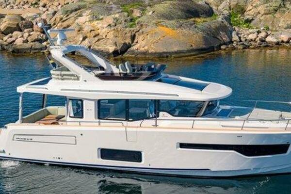 Nimbus 495 Flybridge Profile
