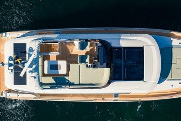 Nimbus 495 Flybridge Profile