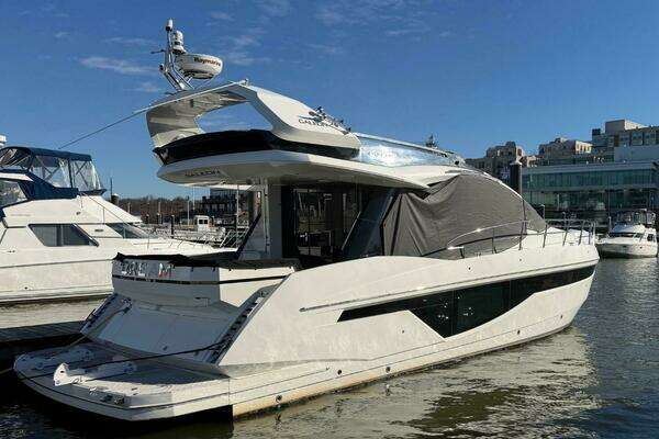 2019 Galeon 47