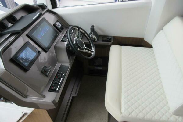 47ft Galeon Yacht For Sale