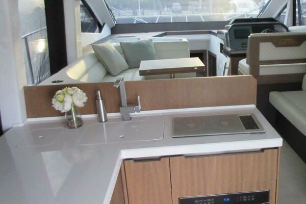 47ft Galeon Yacht For Sale