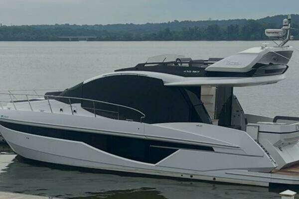 2019 Galeon 47