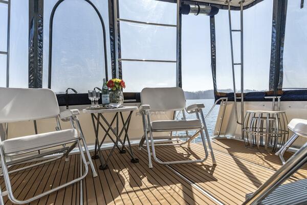 35ft Carver Yacht For Sale