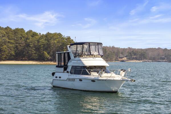 35ft Carver Yacht For Sale