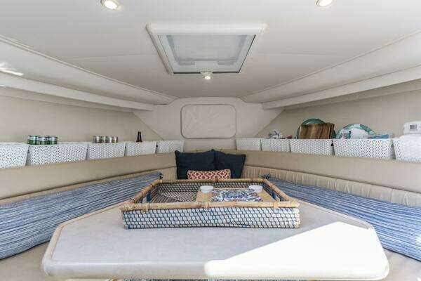 Photo of the 2000 Carver 326 Aft Cabin Motor Yacht