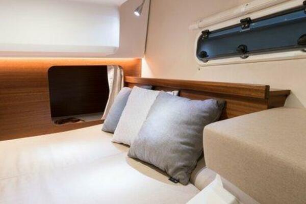 Nimbus 305 Coupe Cabin