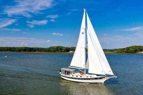 42-ft-Gozzard-2003-37-Kachin Mana Tracys Landing Maryland United States  yacht for sale