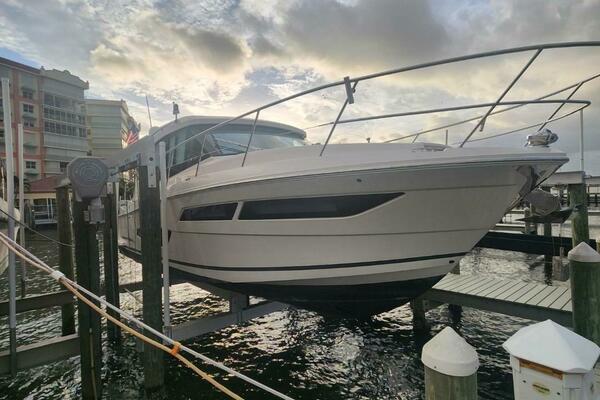 38ft Regal Yacht For Sale