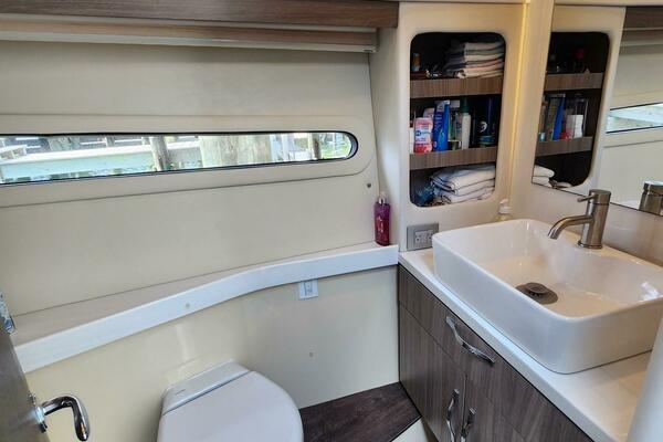 38ft Regal Yacht For Sale