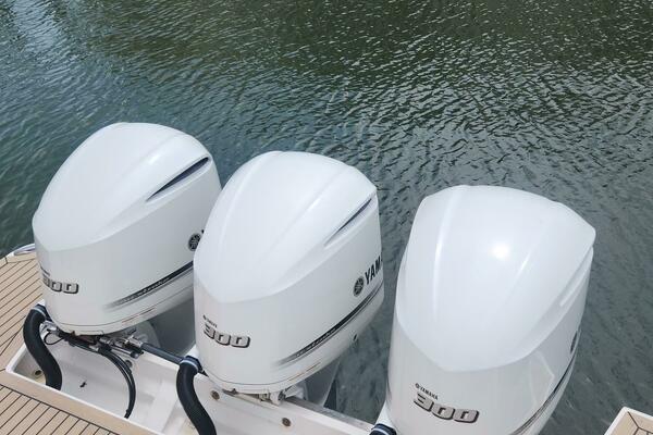 38ft Regal Yacht For Sale