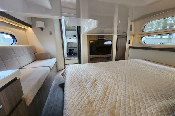 38ft Regal Yacht For Sale