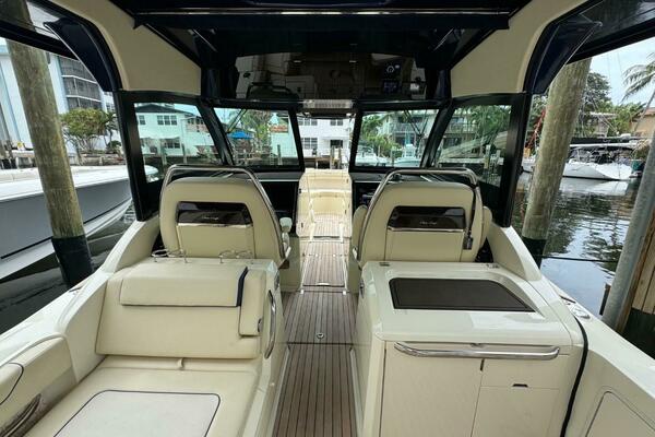 35ft Chris Craft Yacht For Sale