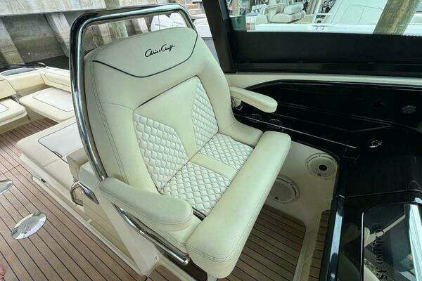 2022 Chris-Craft 35