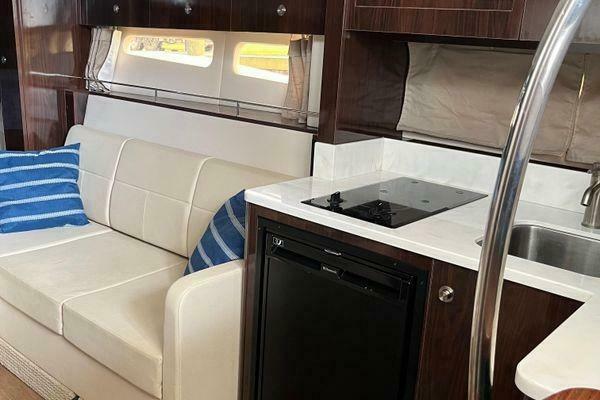 35ft Sea Ray Yacht For Sale