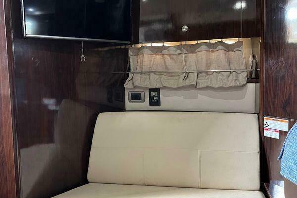 35ft Sea Ray Yacht For Sale