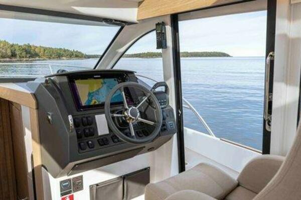 Nimbus 365 Coupe Helm