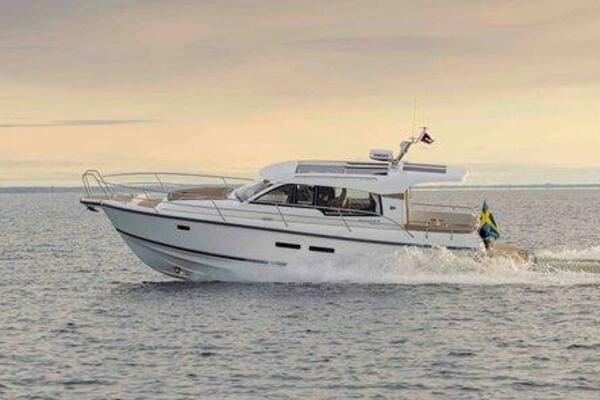 Nimbus 365 Coupe Profile