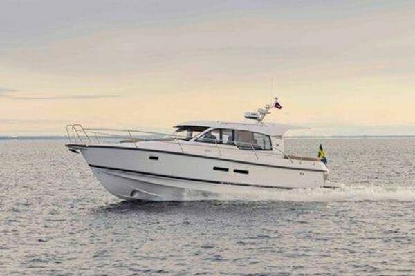 Nimbus 365 Coupe Profile