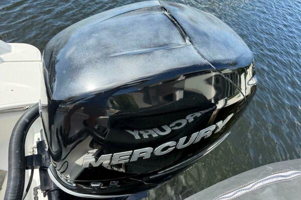 25ft Boston Whaler Yacht For Sale