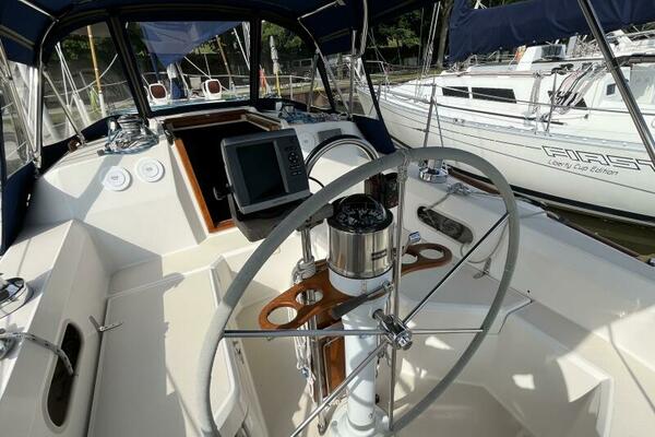 Outlaw 34ft Sabre Yacht For Sale